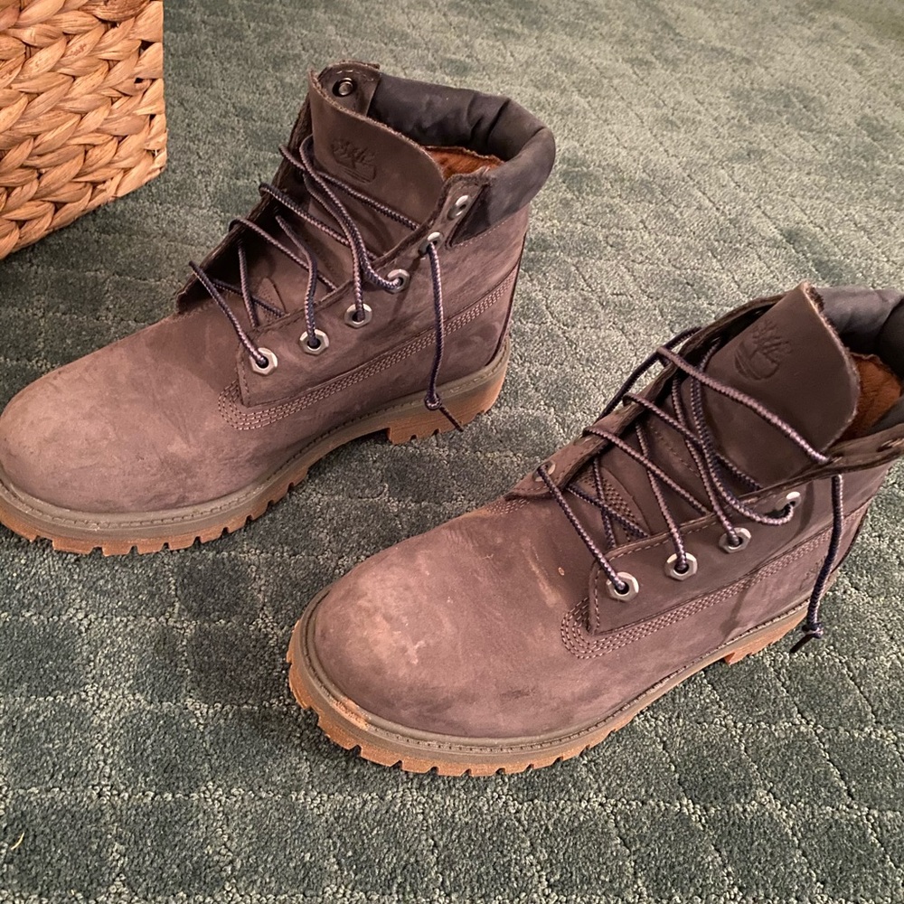 men’s navy timberland boots, worn once